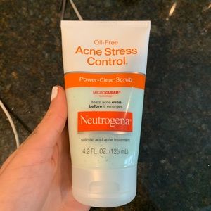 Oil-Free Acne Stress Control® Power-Clear Scrub